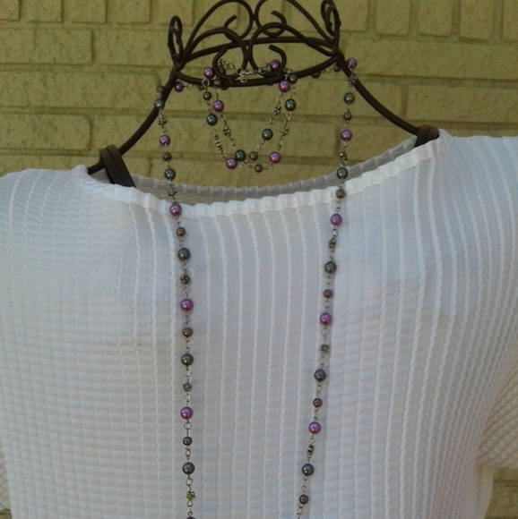 Purple beaded necklace with matching bracelet. - Picture 3 of 5
